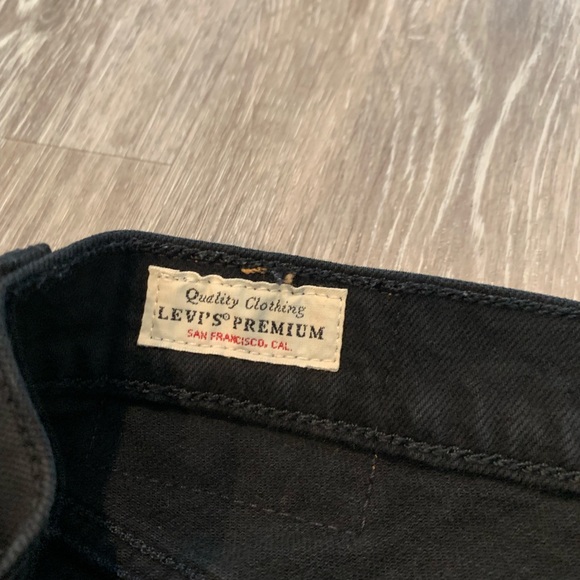 Levi's Black Straight Leg Jeans for Women - Picture 3 of 9